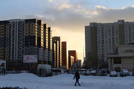 Spring evening in a residential area of Moscow